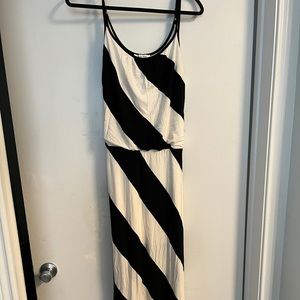 B&W diagonally stripped maxi dress